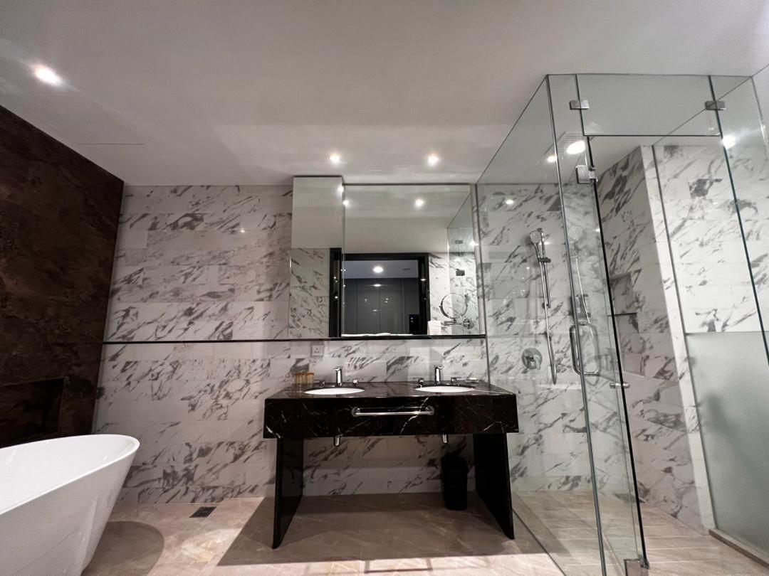 The Face Style Hotel Kuala Lumpur Exterior photo Bathroom
